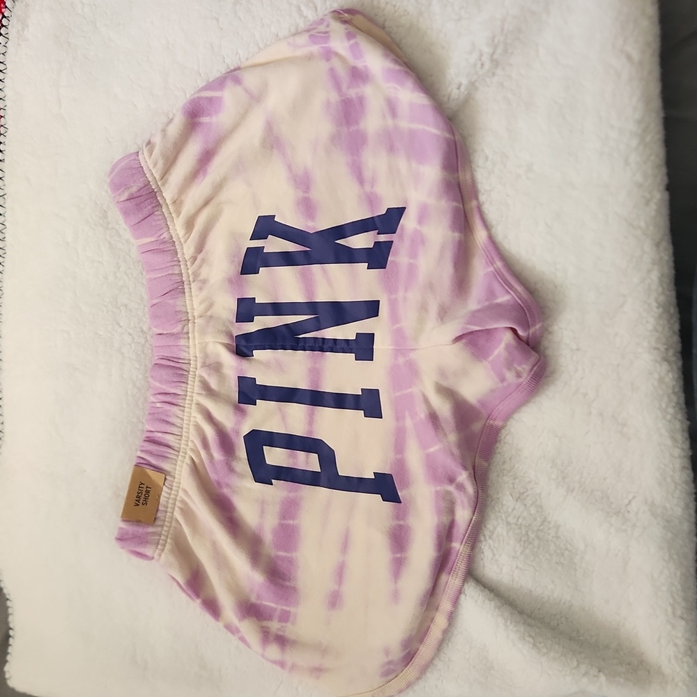 Shorts - Picture 2 of 3
